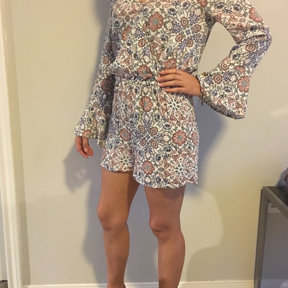 Spring Romper NWOT - Picture 2 of 3